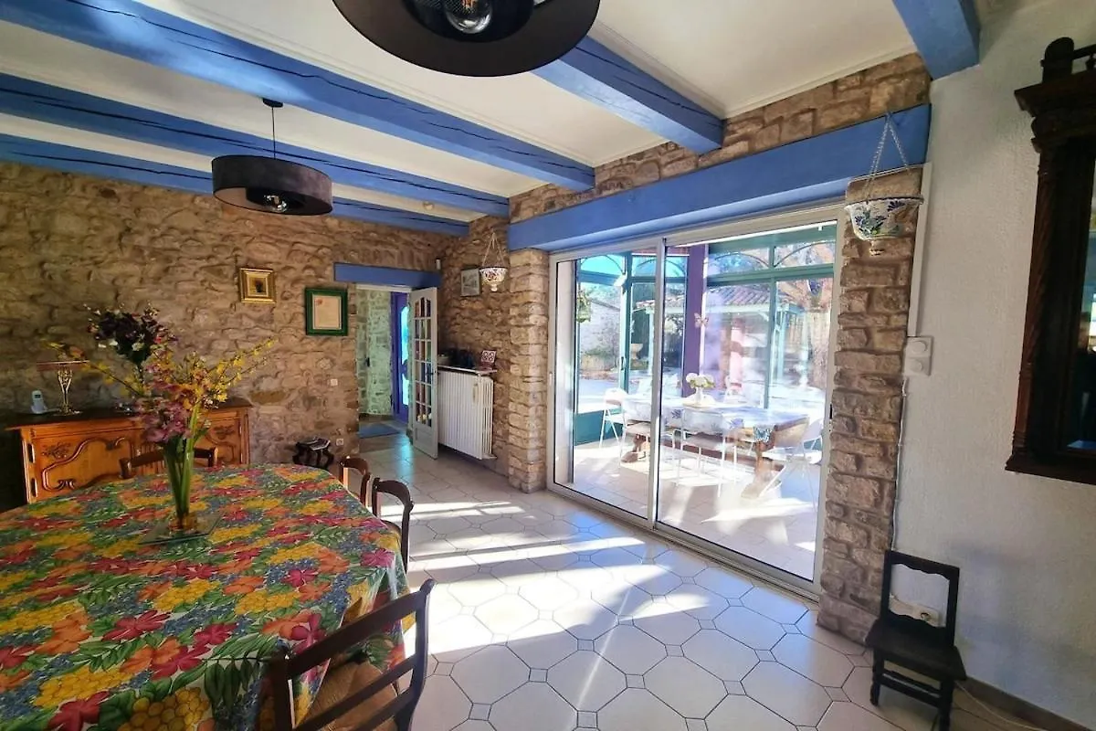 Mas Provencal With Swimming Pool & Air Conditioning Rustrel 0*,  France