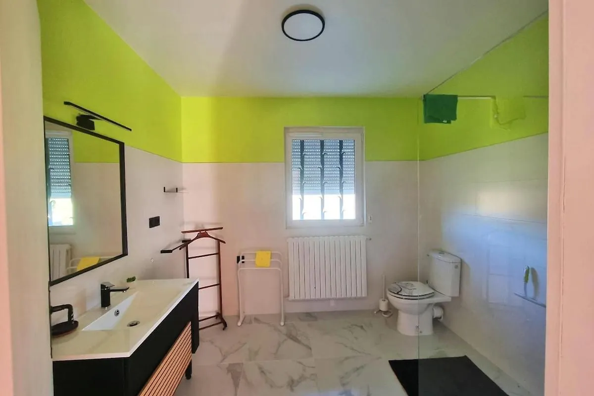 Mas Provencal With Swimming Pool & Air Conditioning Rustrel France