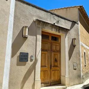Bed & Breakfast La Cour Carree, Rustrel